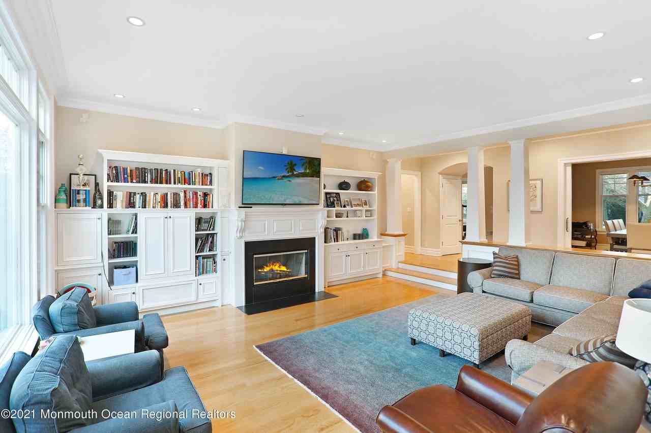 38 Vroom Ave - Photo 4 of 15