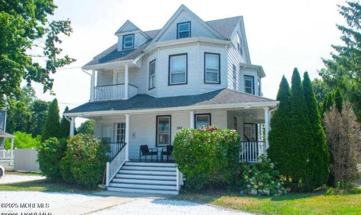 343 Norwood Ave - Photo 2 of 26