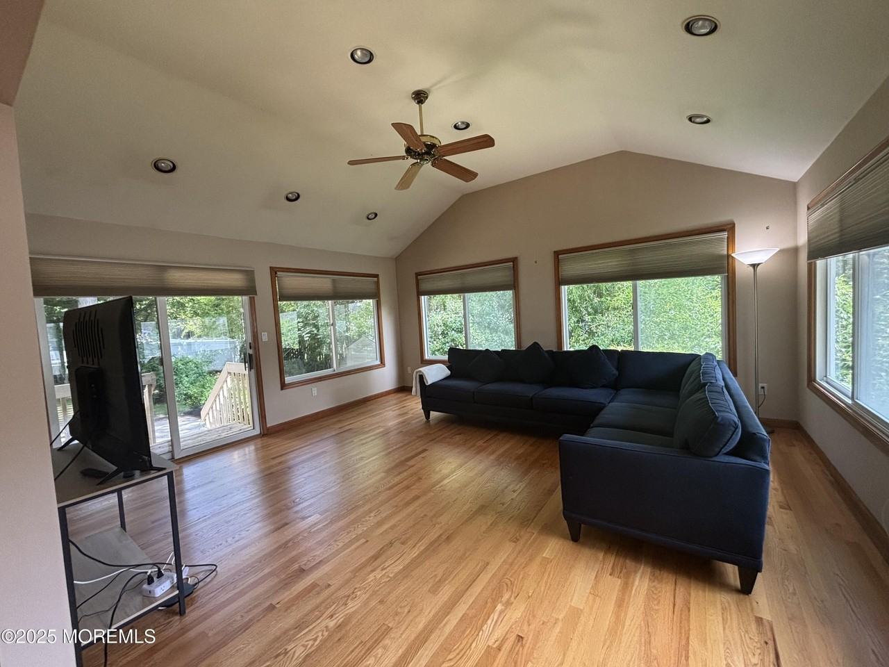 187 Elmwood Rd