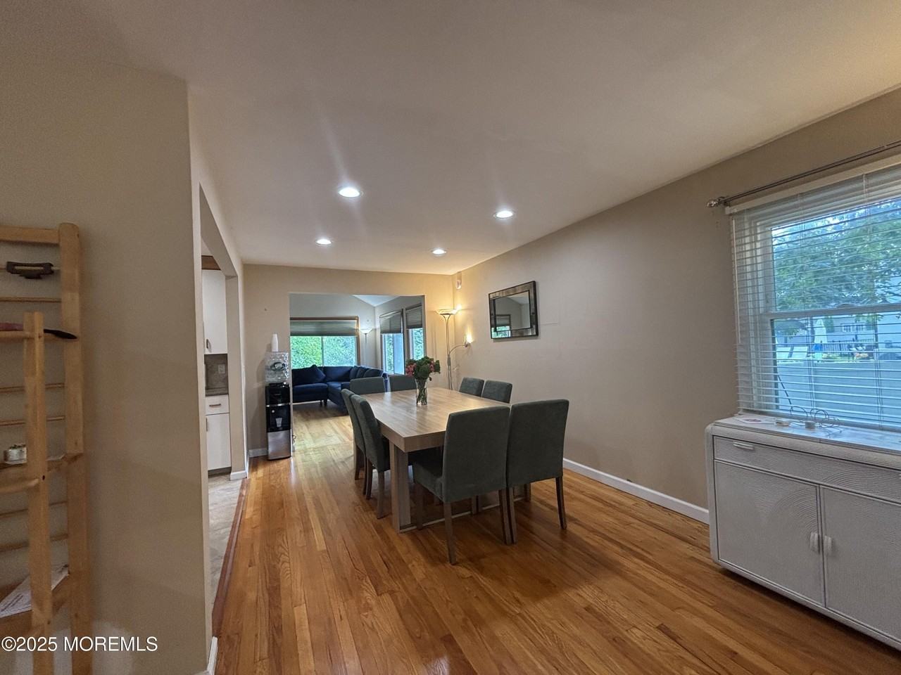 187 Elmwood Rd - Photo 5 of 23