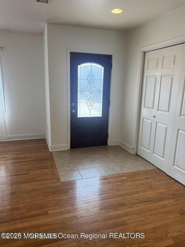 83 Vanard Dr - Photo 5 of 49