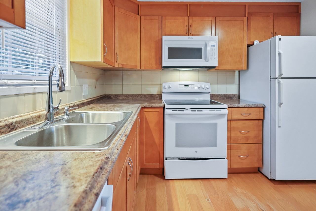 2 Constitution Way Apt C - Photo 7 of 14