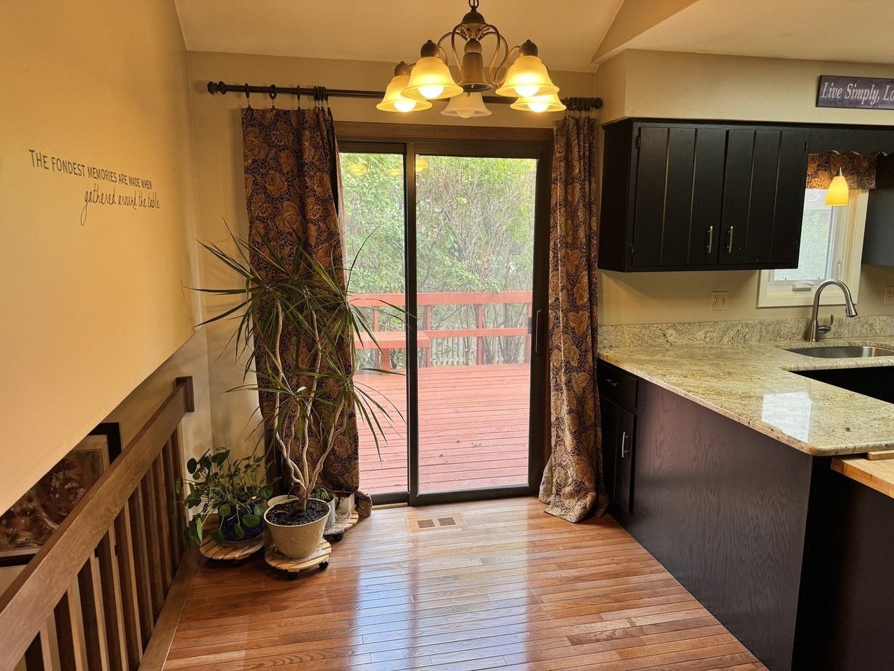 11S067 West St - Photo 5 of 16