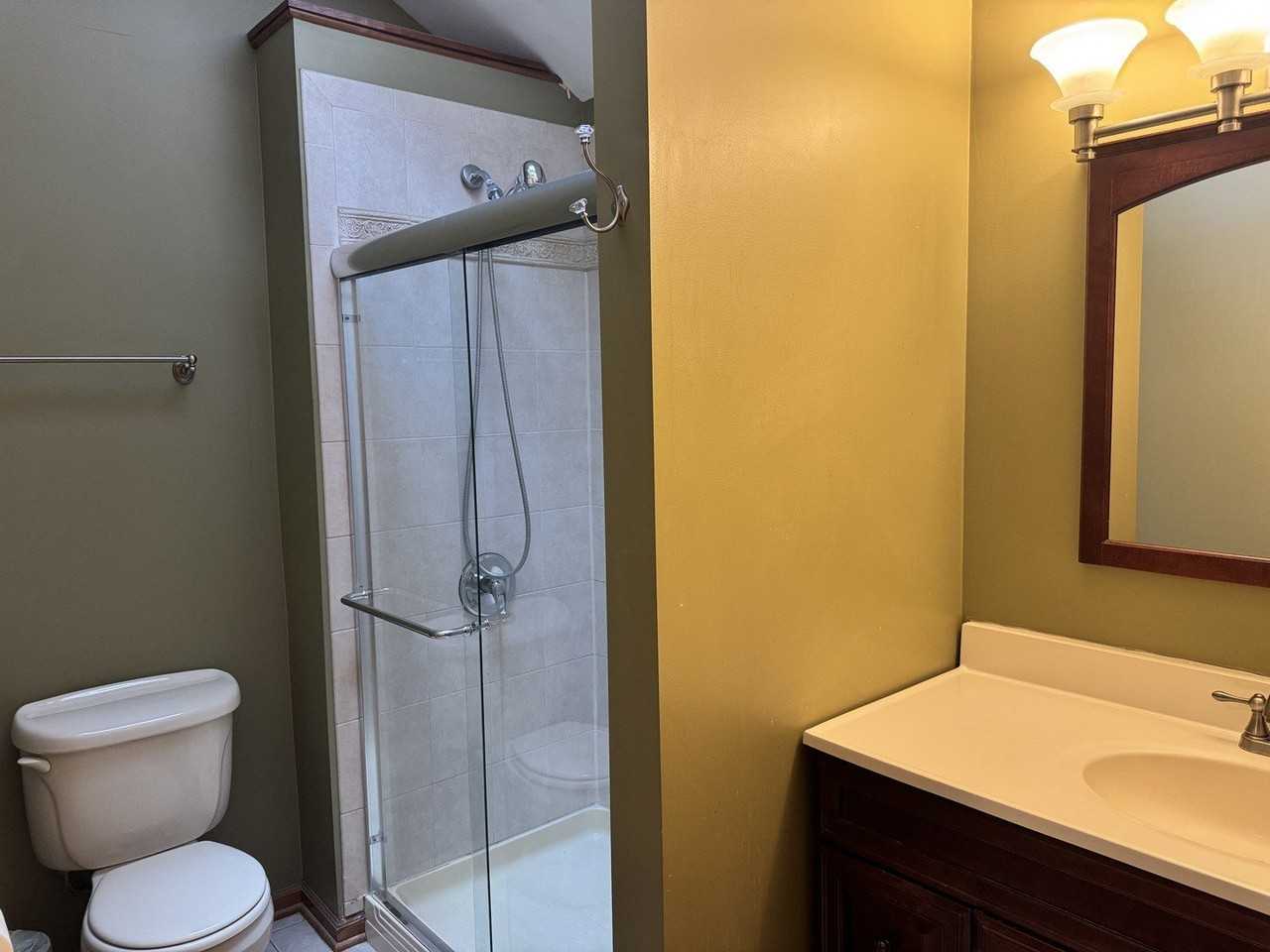 11S067 West St - Photo 7 of 16