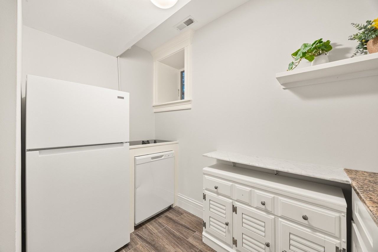 1920 N Lincoln Park W Unit G #G - Photo 5 of 16