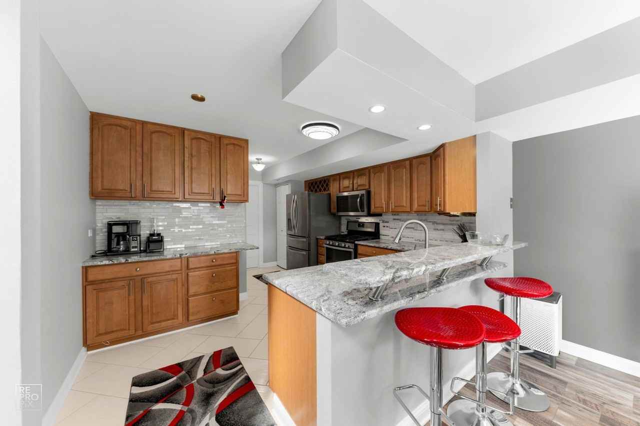 15513 Whitehall Ln Unit 15513 #15513 - Photo 7 of 16