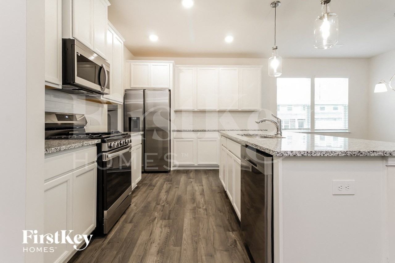 478 Yoshino Cherry Dr - Photo 5 of 15