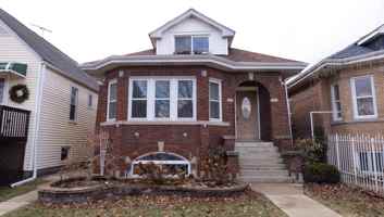 featured image of 2936 N Neenah Ave