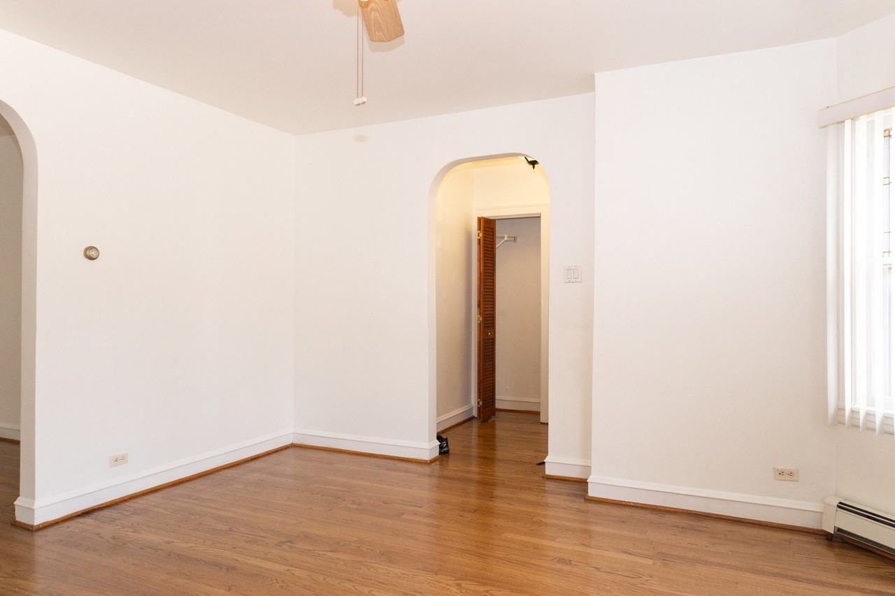 2936 N Neenah Ave - Photo 5 of 16