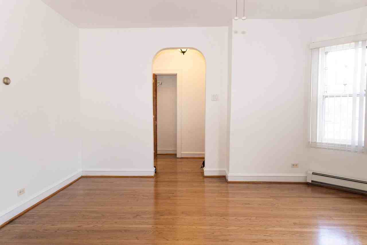 2936 N Neenah Ave - Photo 7 of 16