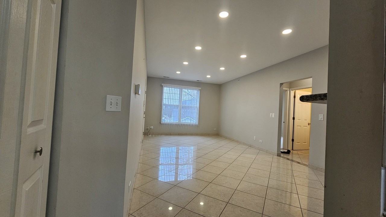 151 N Waters Edge Dr Apt C #C - Photo 5 of 13