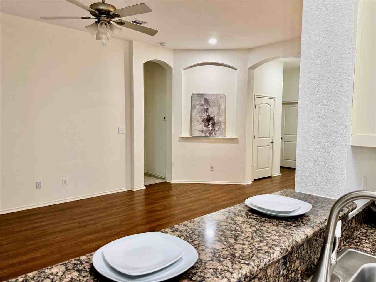 962 Oak Lynn Dr - Photo 6 of 23