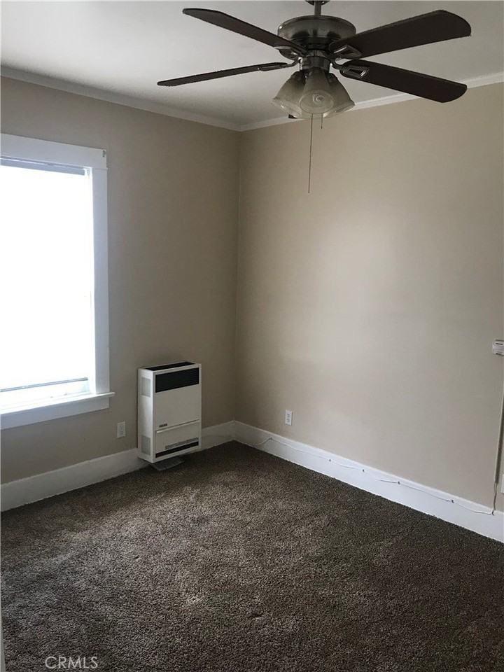 2148 E St - Photo 4 of 6