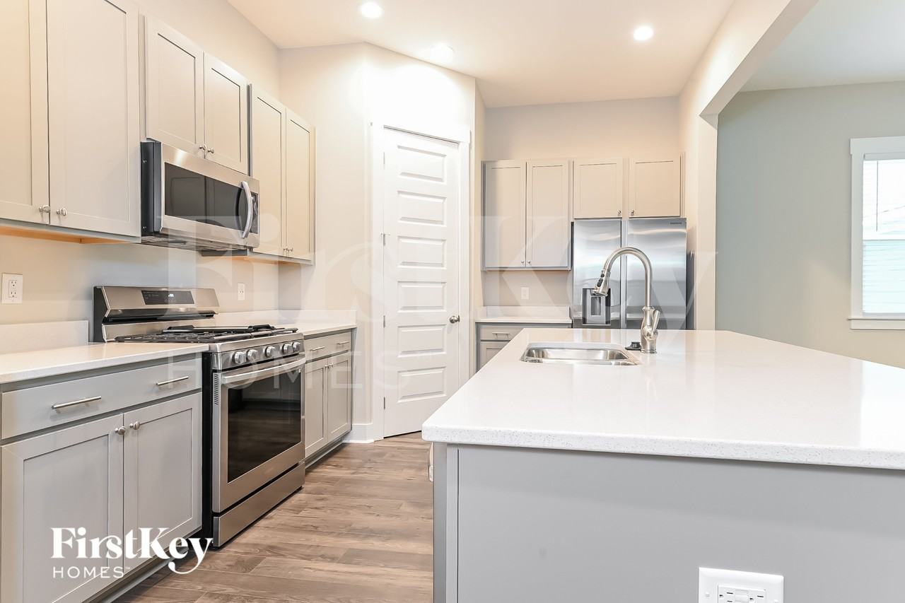 114 Pecan Dr - Photo 7 of 18