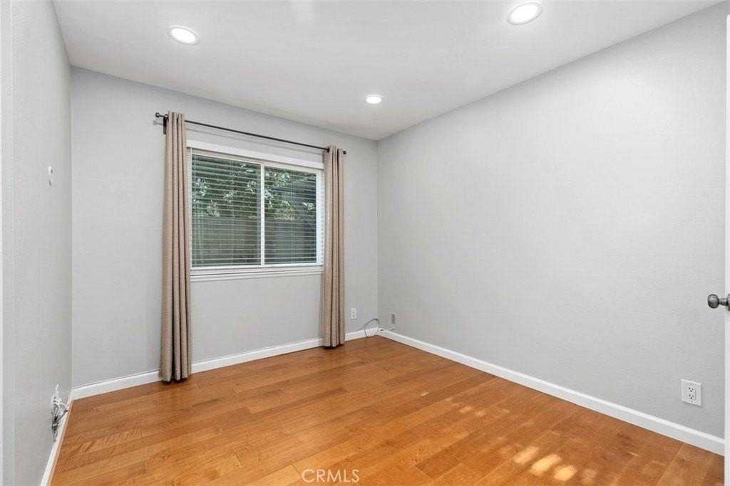 3912 Capri Ave - Photo 7 of 50