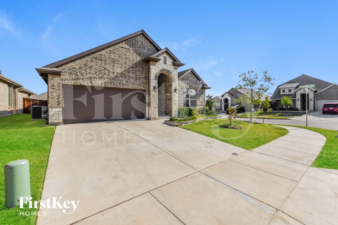 4041 Honeyapple Way - Photo 2 of 18