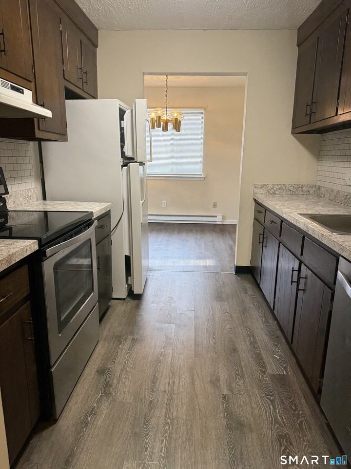 343 King St - Photo 2 of 7