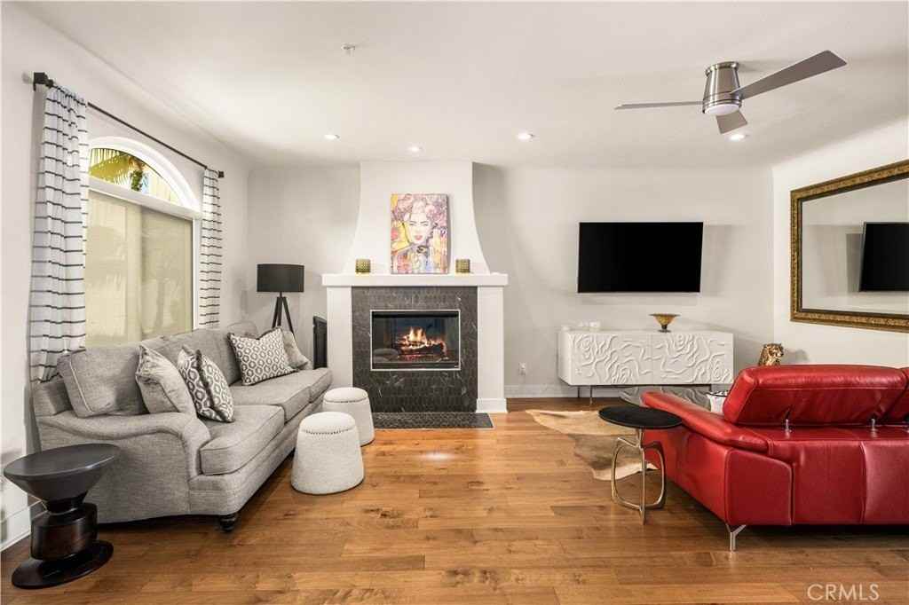 340 5th St - Photo 4 of 48