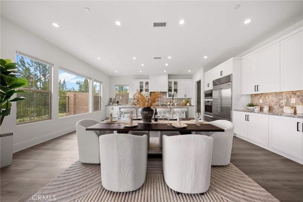 59 Longchamp - Photo 5 of 16