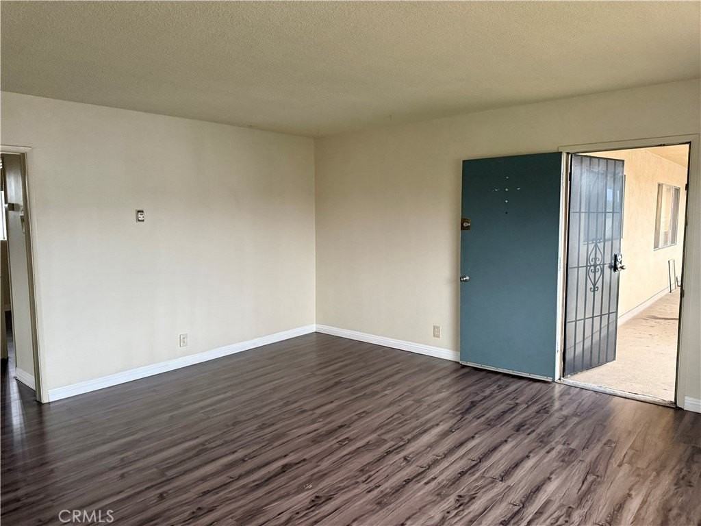 4105 Walnut Grove Ave - Photo 5 of 13