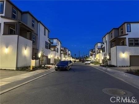 1515 Stratus Dr - Photo 4 of 20