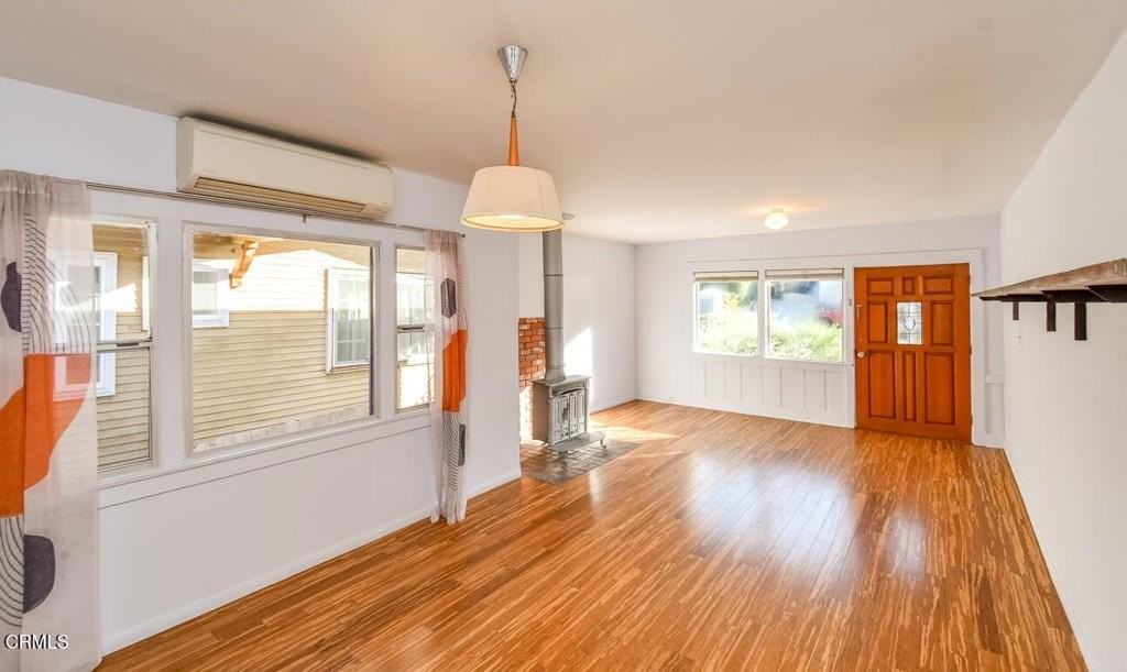 5259 Aldama St - Photo 4 of 19