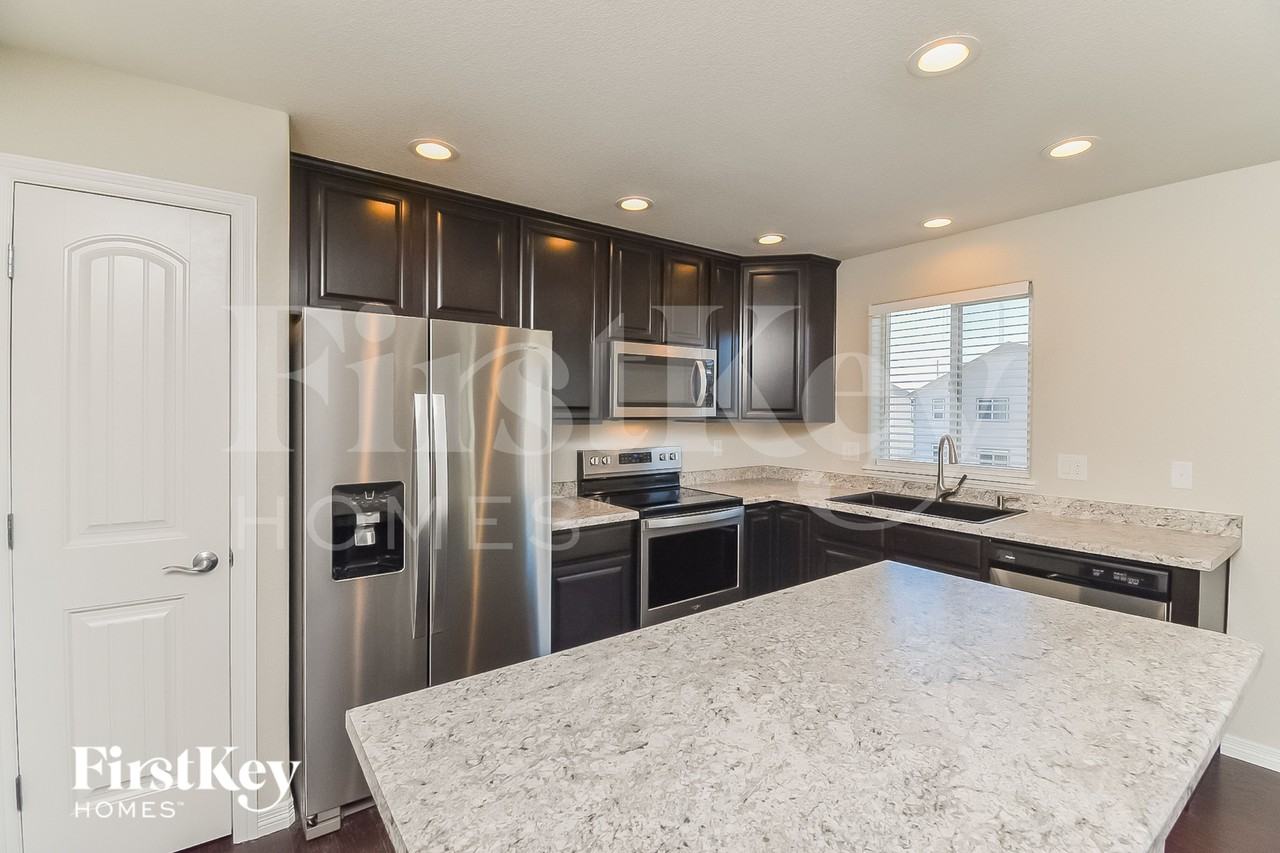 10913 Nolin Dr - Photo 6 of 18