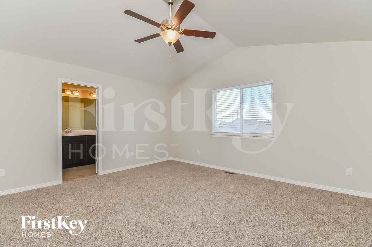 10913 Nolin Dr - Photo 7 of 18