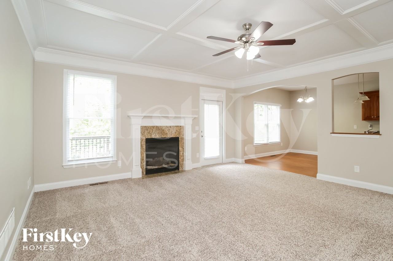 522 S Fortune Way - Photo 2 of 18