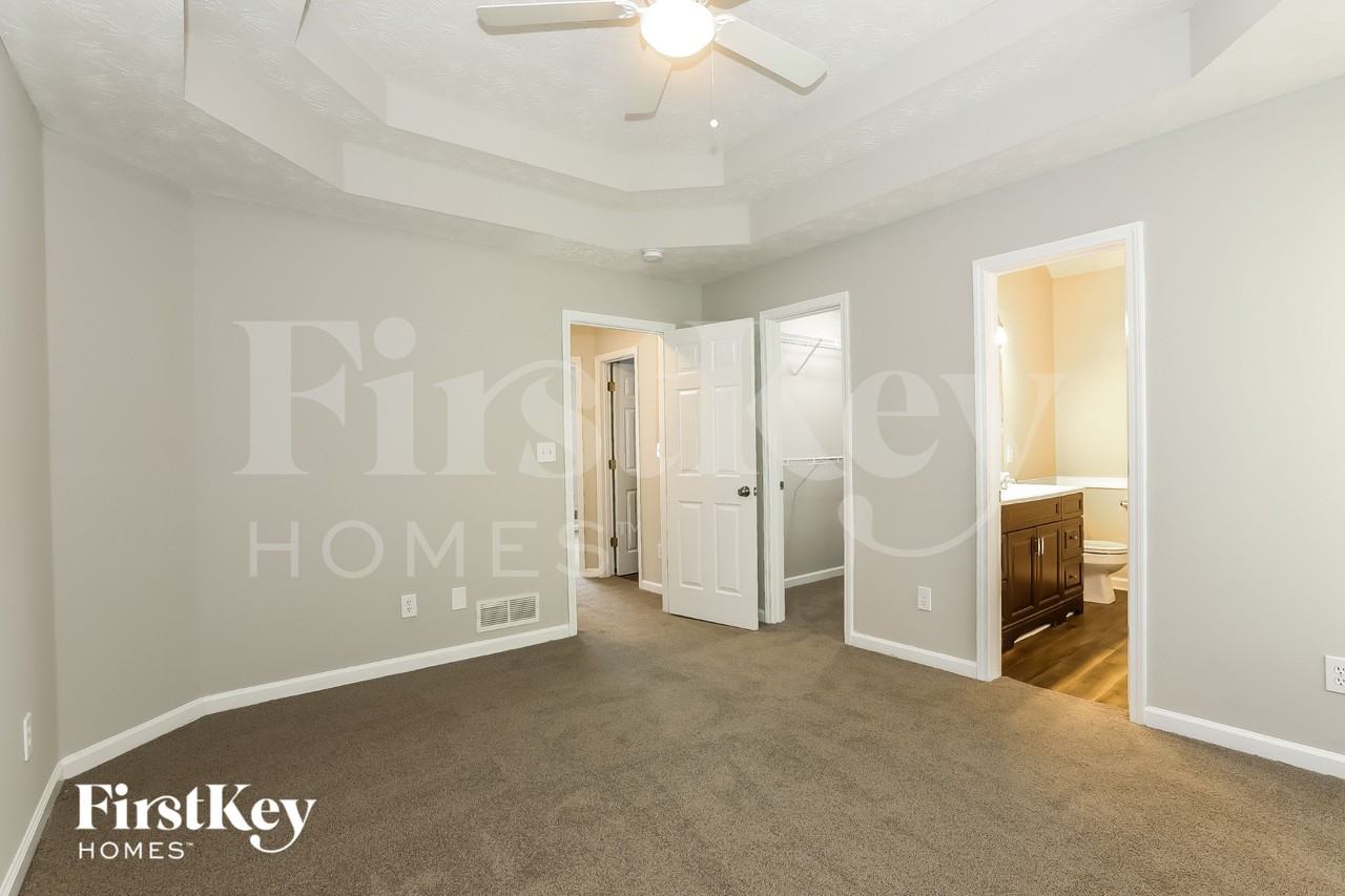 100 Saratoga Way - Photo 7 of 15