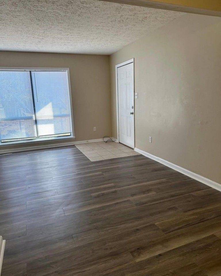 615 Carter Ln - Photo 5 of 11