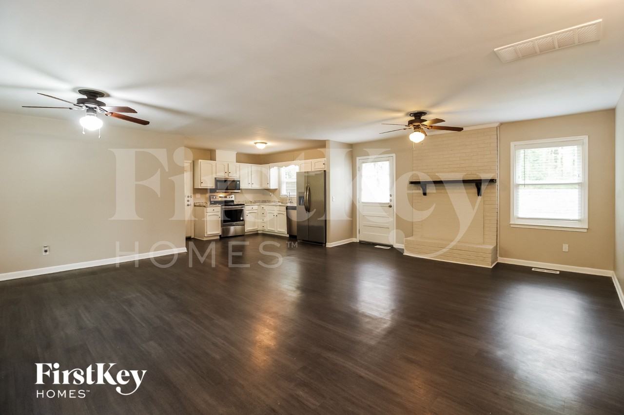 1483 Fieldmount Rd - Photo 3 of 15