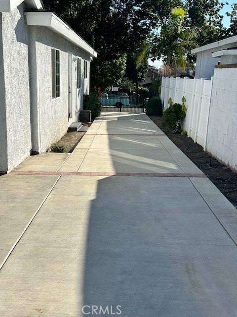 1238 W 2nd St - Photo 7 of 9