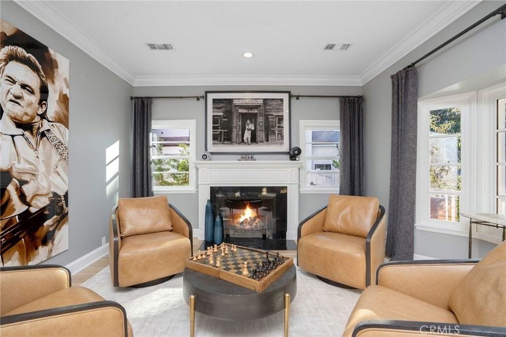 738 Almar Ave - Photo 4 of 26