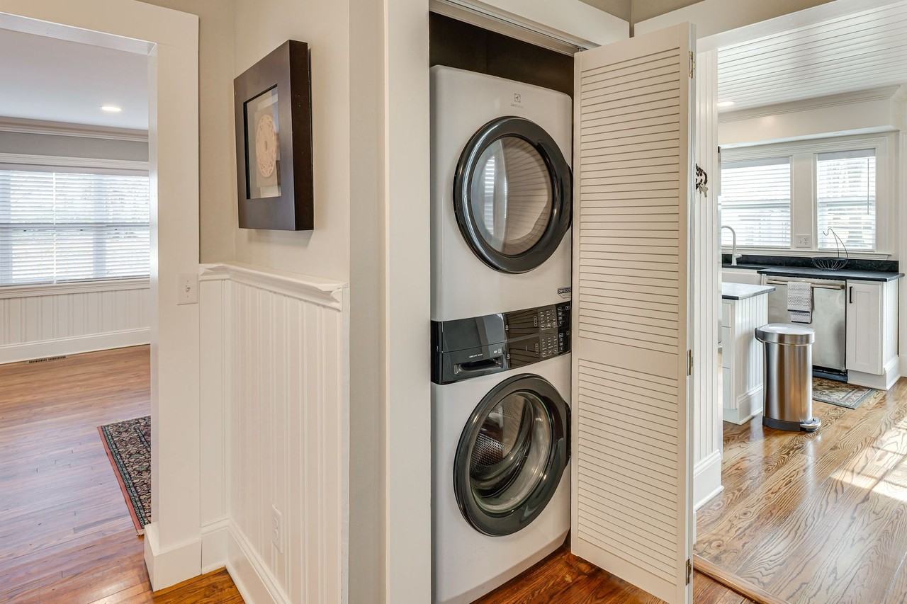 335 E Hill Ave - Photo 5 of 32