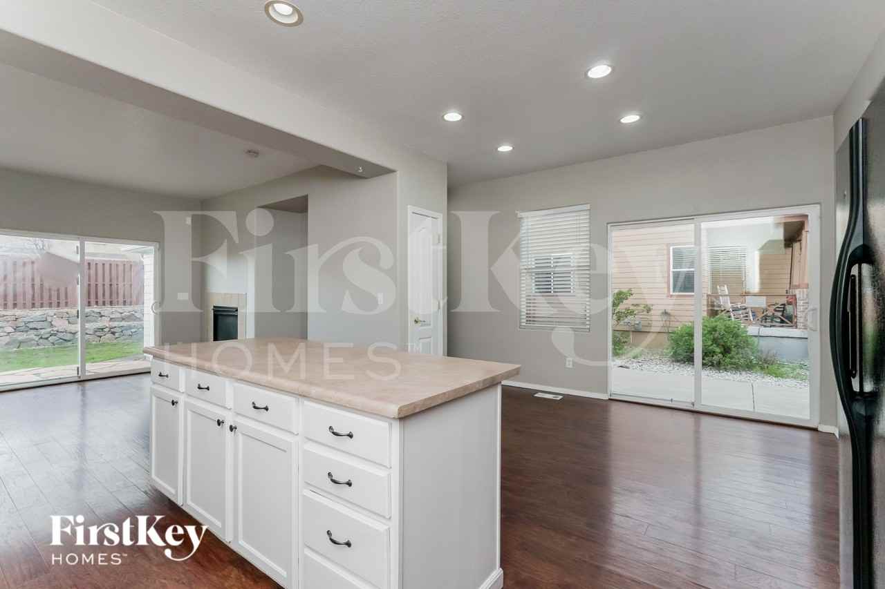 12227 Anacostia Dr - Photo 7 of 19