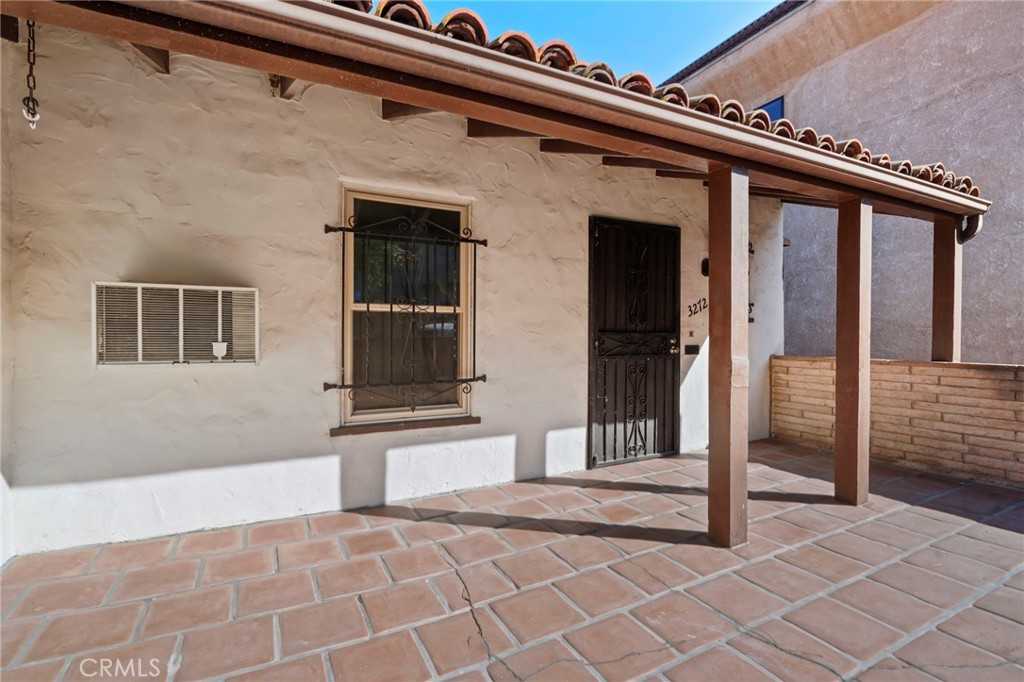 3272 Craig Dr - Photo 2 of 43