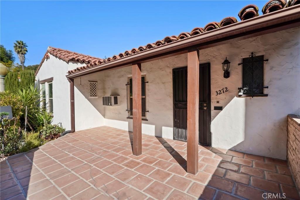 3272 Craig Dr - Photo 3 of 43