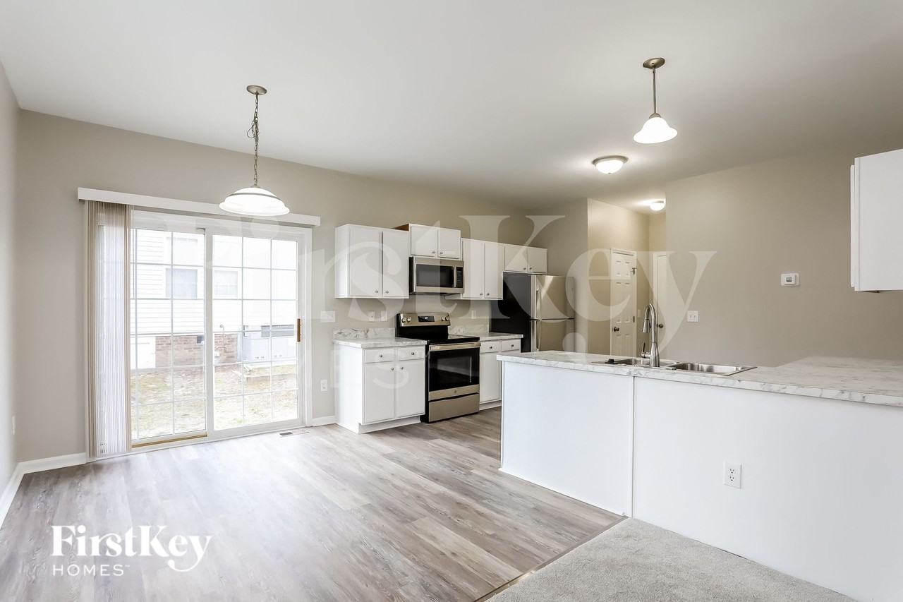 708 Marjam Ln - Photo 5 of 15