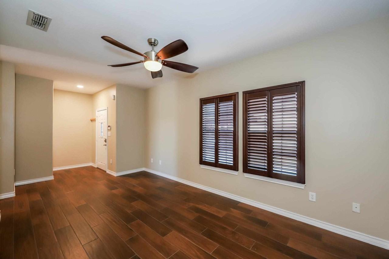 2445 Monarch Dr - Photo 5 of 30