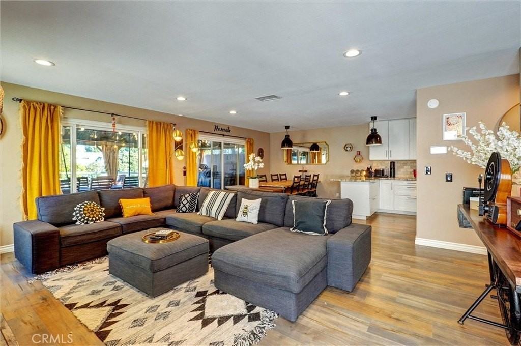 30767 Canwood St - Photo 5 of 33