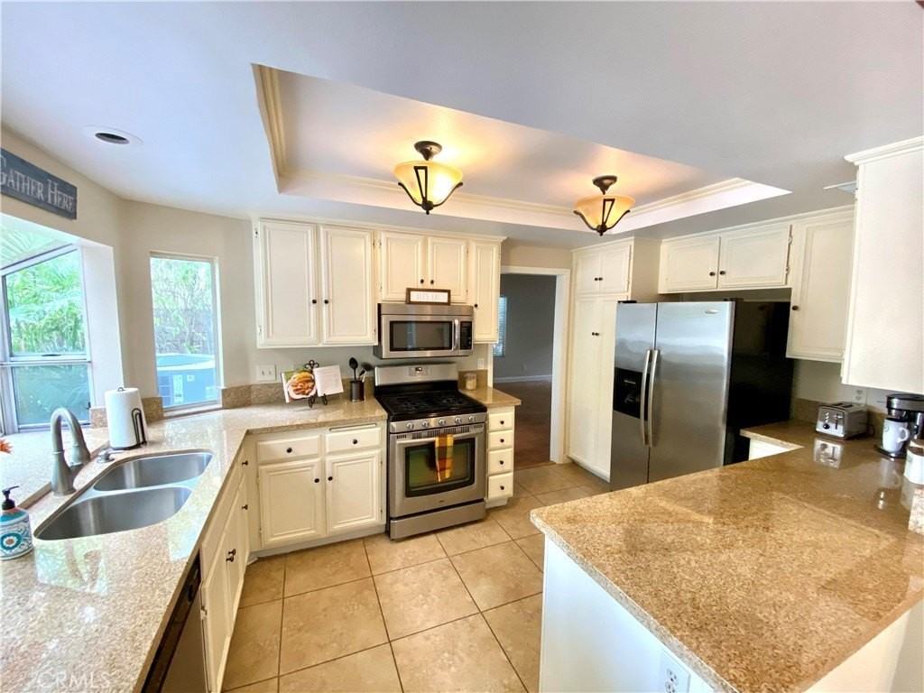 23201 W Vail Dr - Photo 2 of 19