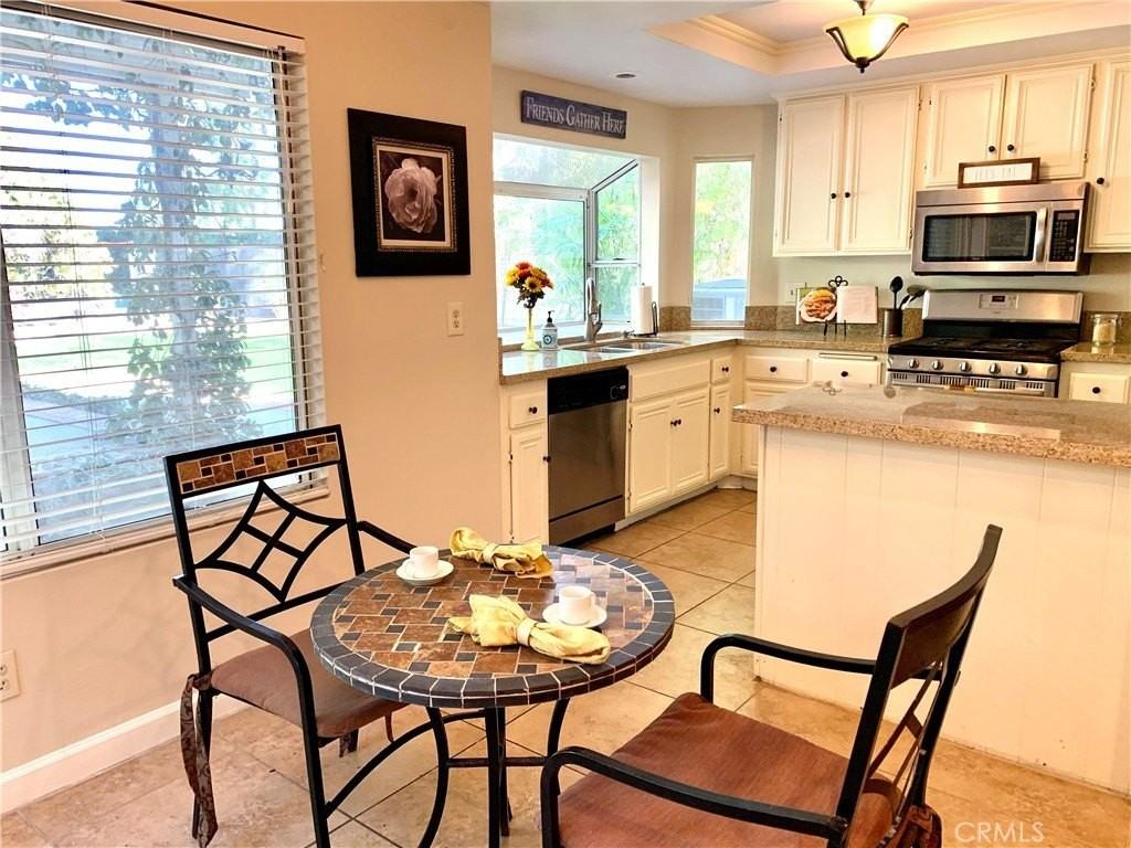 23201 W Vail Dr - Photo 6 of 19