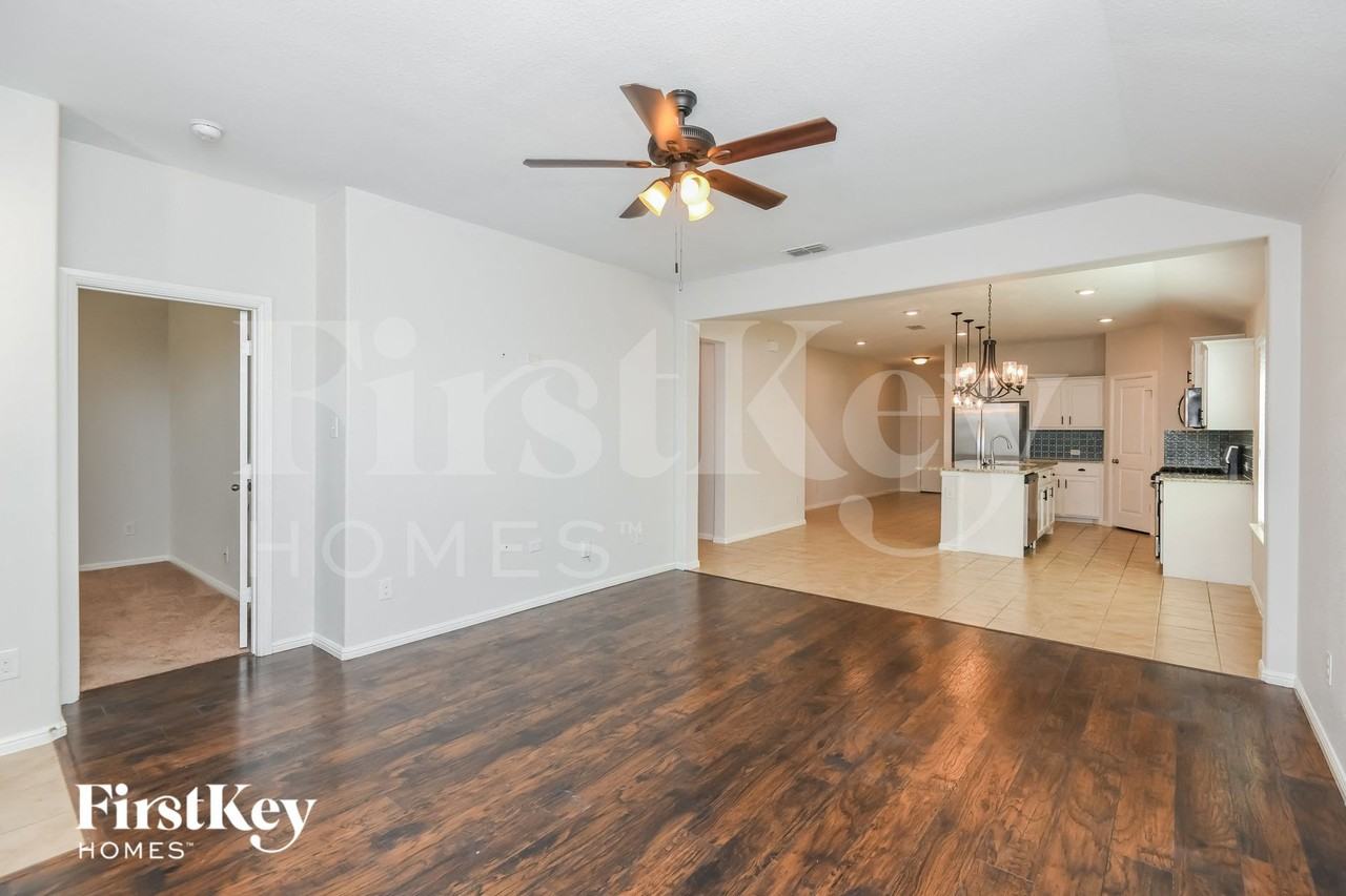 10117 Clemmons Rd - Photo 3 of 20