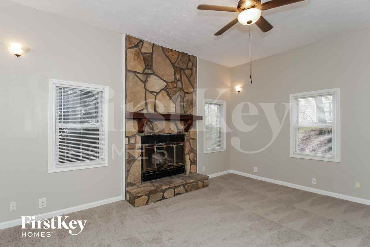 289 Angla Dr Se - Photo 4 of 18