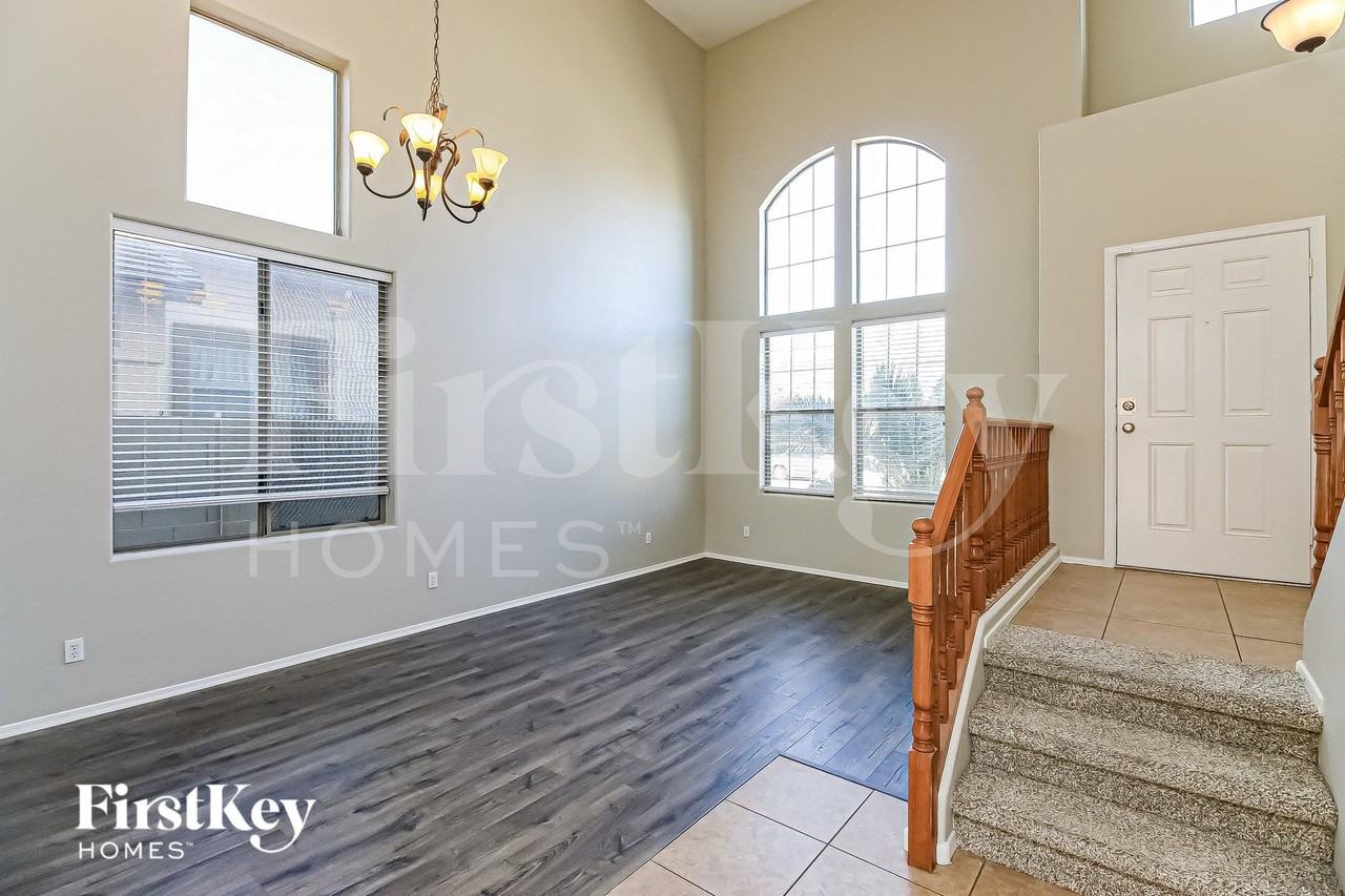 725 W Desert Basin Dr - Photo 4 of 15