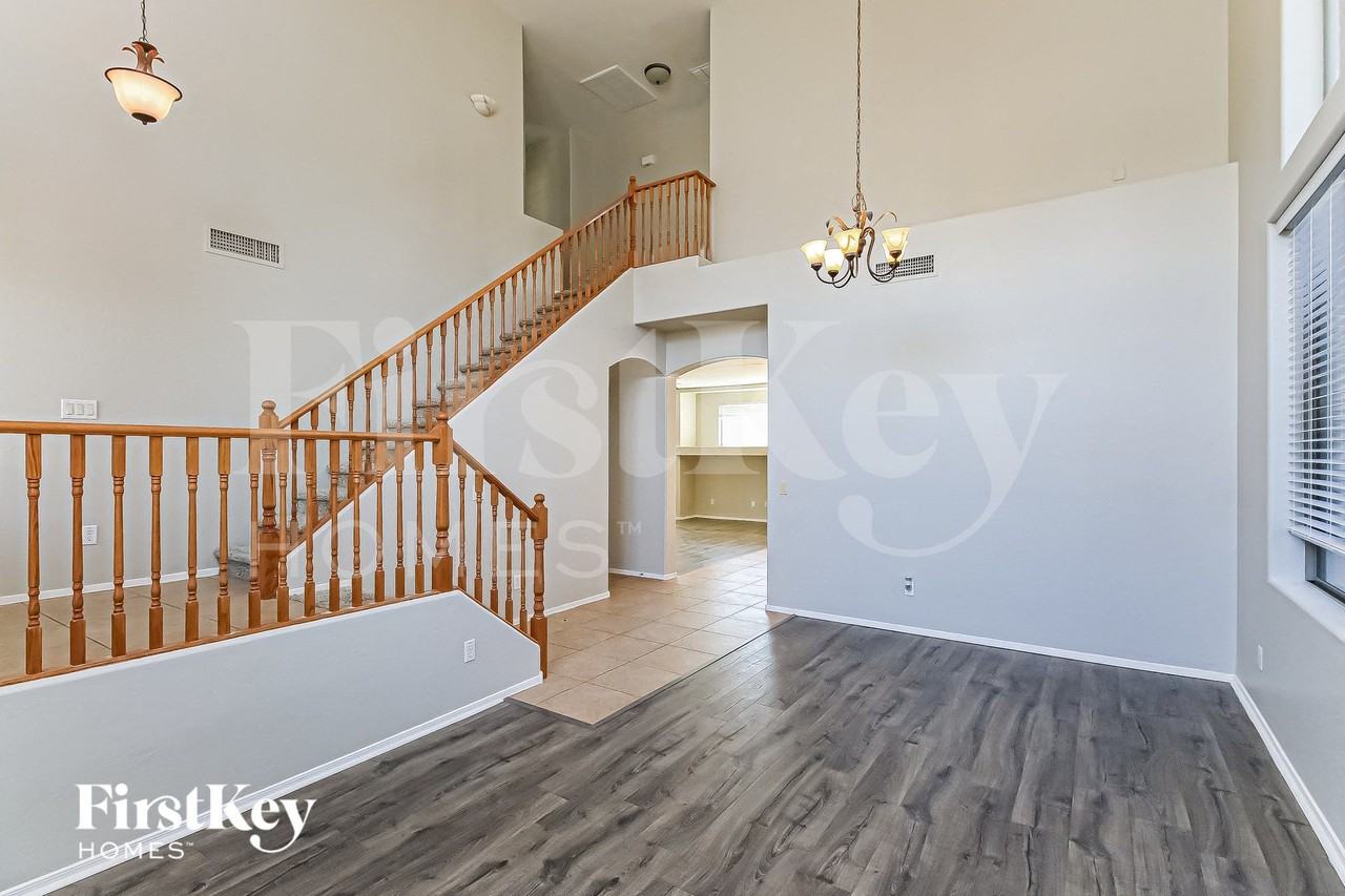 725 W Desert Basin Dr - Photo 5 of 15