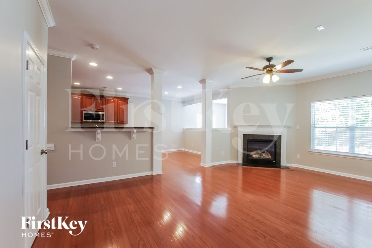 4407 Lawrence Daniel Dr - Photo 5 of 18