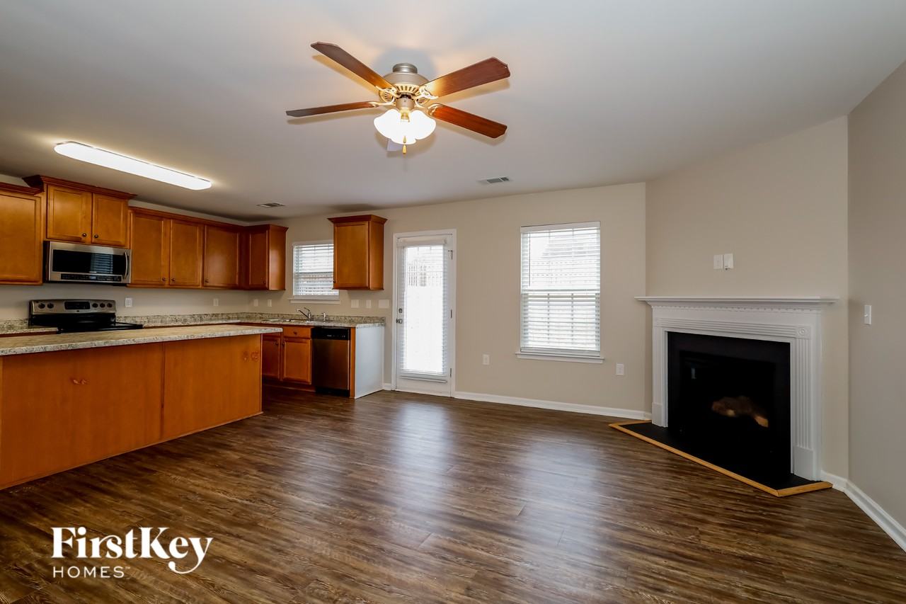 11721 Ragan Elizabeth Ct - Photo 3 of 15