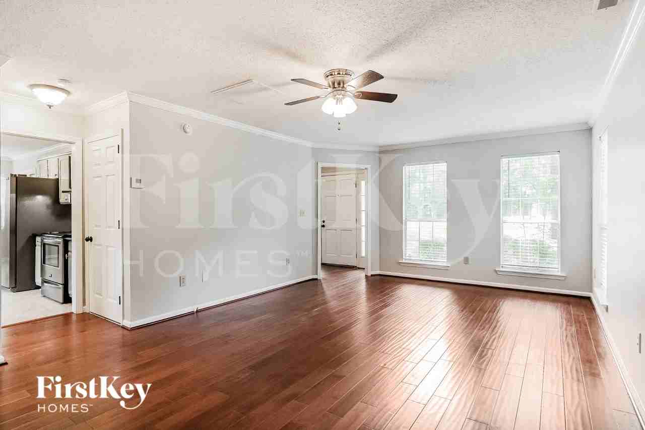 4752 Vintage Ln - Photo 3 of 19